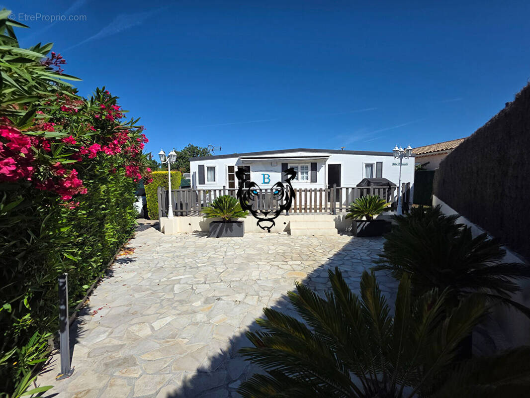 Maison à ROQUEBRUNE-SUR-ARGENS