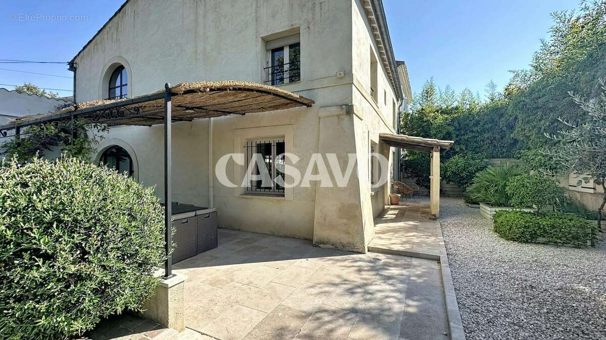Vente Maison 5 pièces de 162m² - 13200 Arles - photo 2
