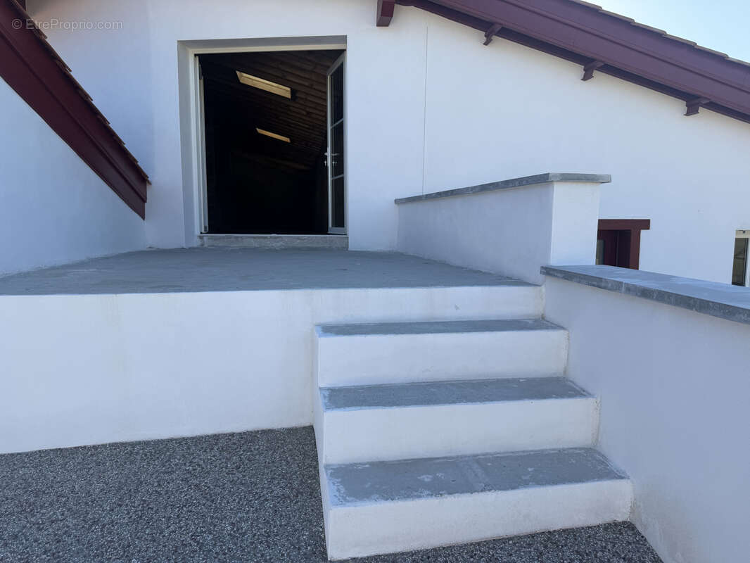 Appartement à BARDOS