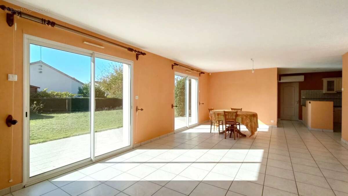 Maison à NEUVILLE-DE-POITOU