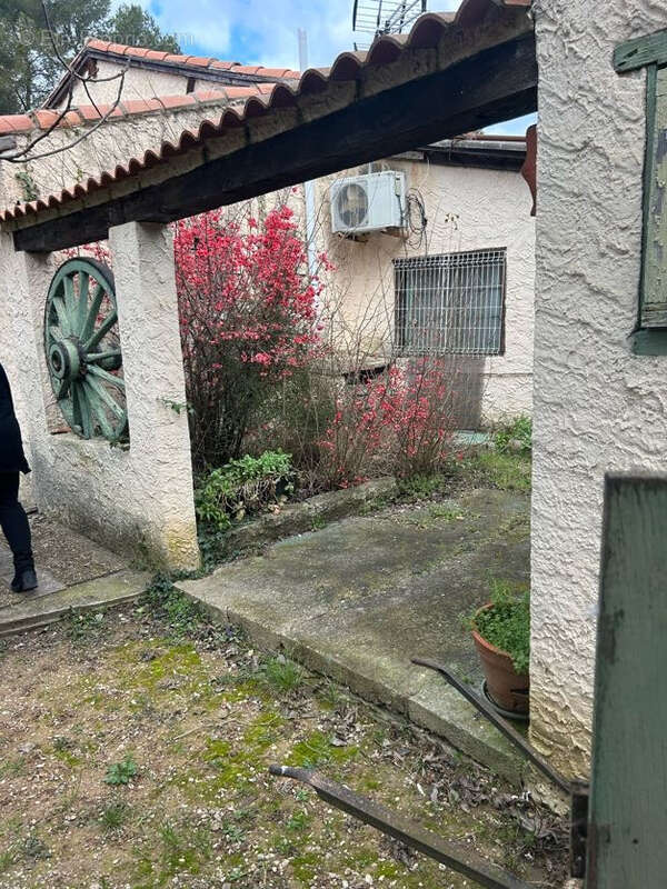 Maison T5 112m2 à vendre en forêt communale à Cabriès (13480)   Cadre idéal, calme absolu, nombreuses annexes. - photo 5