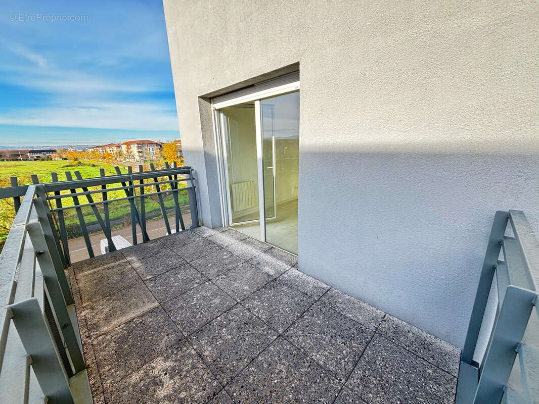 Appartement à L'ISLE-D'ABEAU
