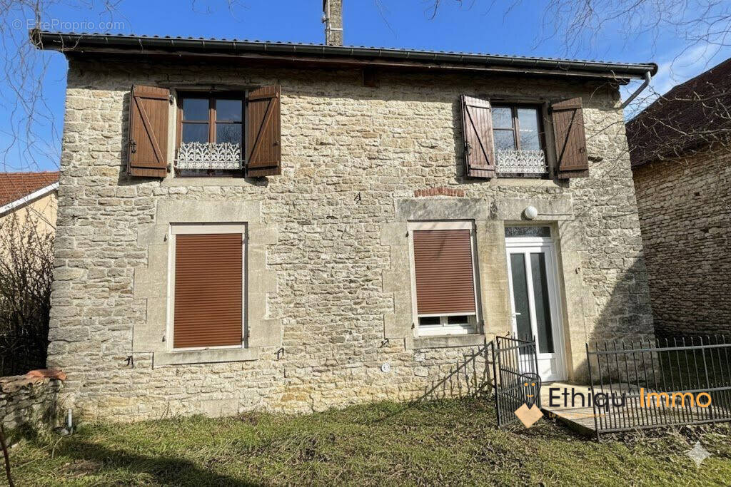 Maison à THIL