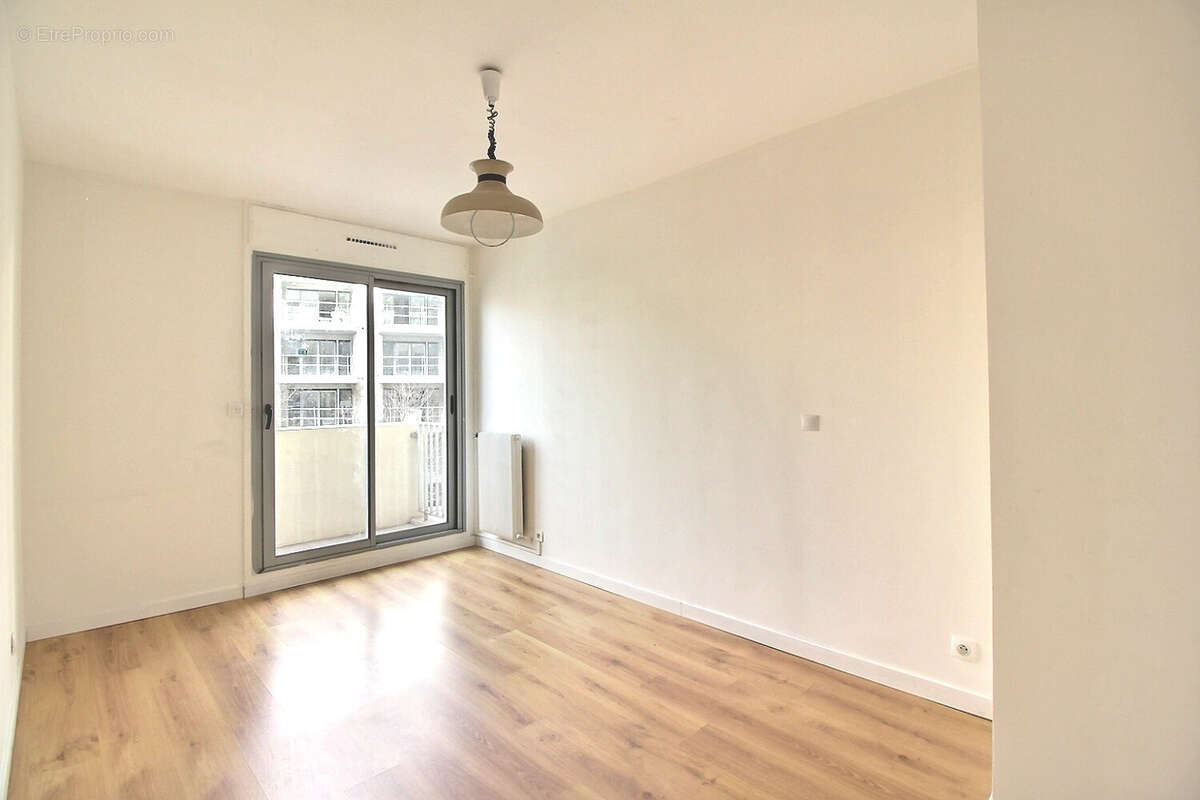 Appartement à MARSEILLE-5E