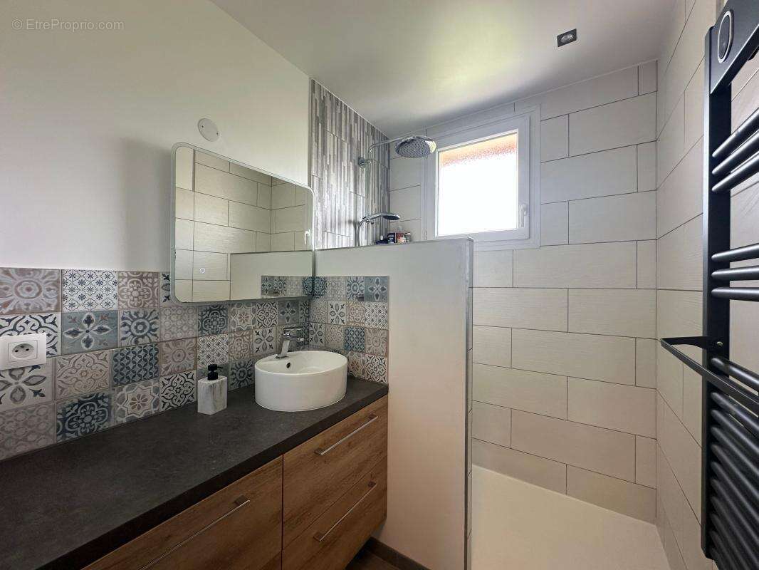 À Vendre - Rumilly (74150) - Maison avec garage et jardin - photo 8
