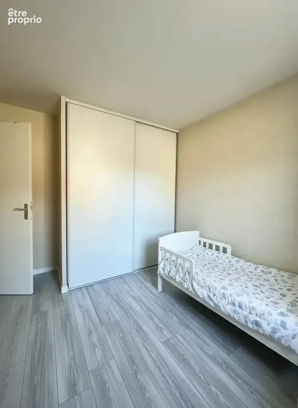 chambre avec placard