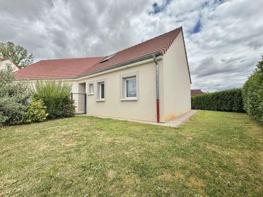 Maison à BINGES