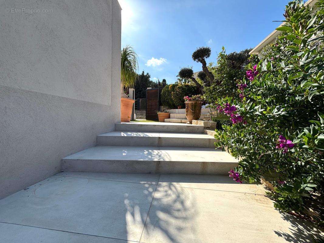 Appartement à SANARY-SUR-MER
