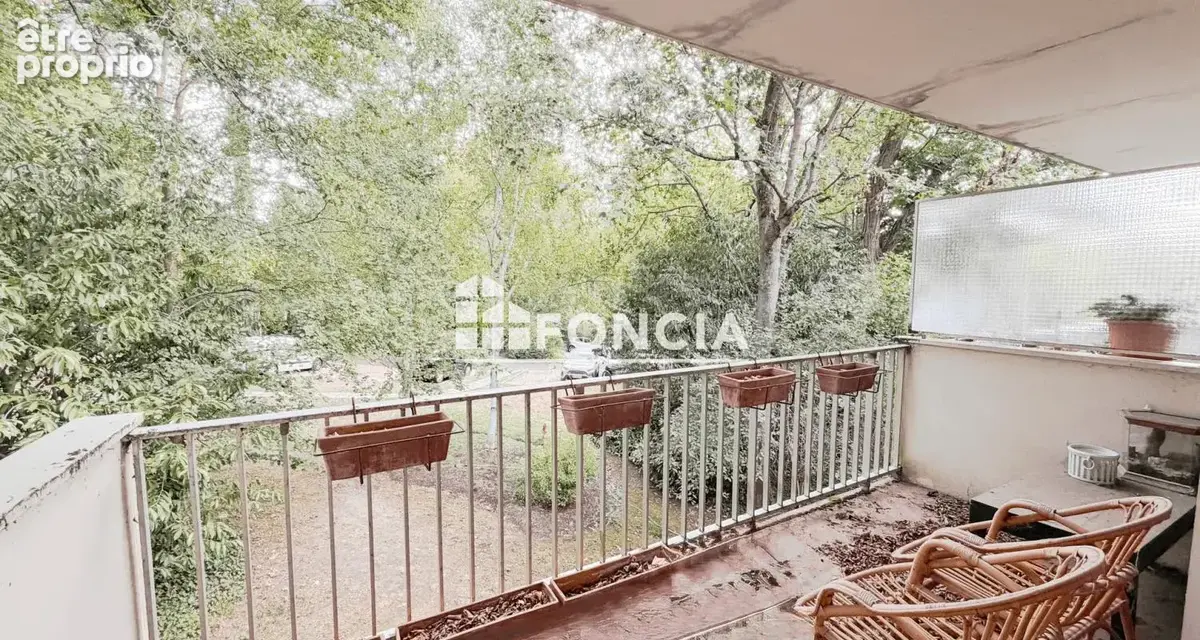Appartement 3 pièces – Résidence recherchée – Verdure, balcon, parking et cave - photo 6