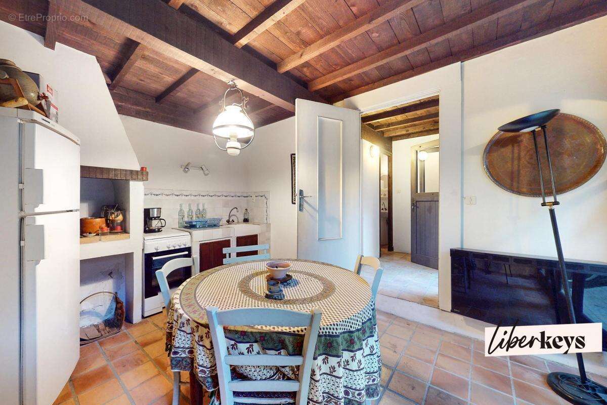 Maison à GALLARGUES-LE-MONTUEUX