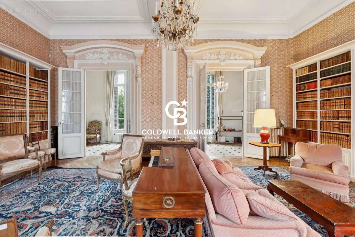 Hôtel Particulier chargé d'histoire - photo 6