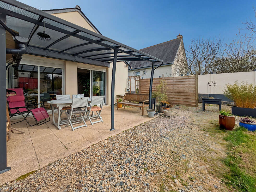 Maison à LE TRONCHET