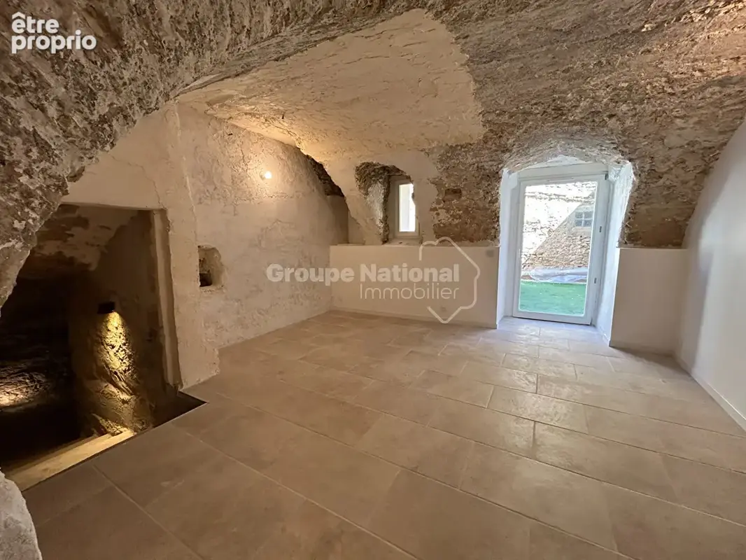 Maison de village rénovée d'environ 137 m² avec jardin, piscine et garage - châteauneuf-du-pape - photo 7
