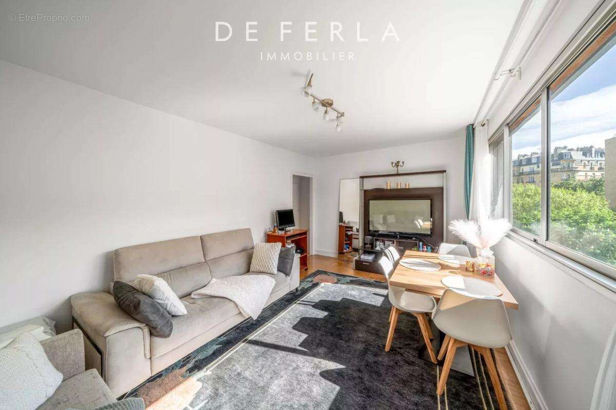 Appartement à PARIS-14E