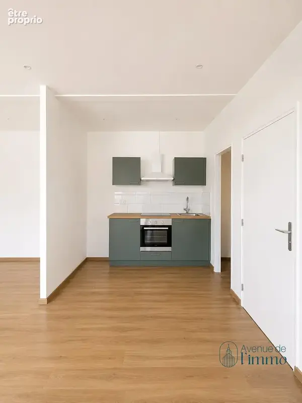 Appartement à AVRILLE