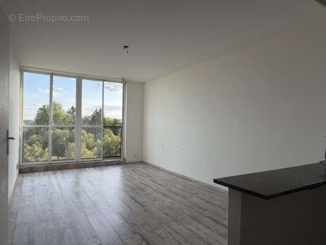 F3 de 58 m2 au 2ᵉ étage   Cuisine ouverte US semi-équipée   2 chambres - photo 2