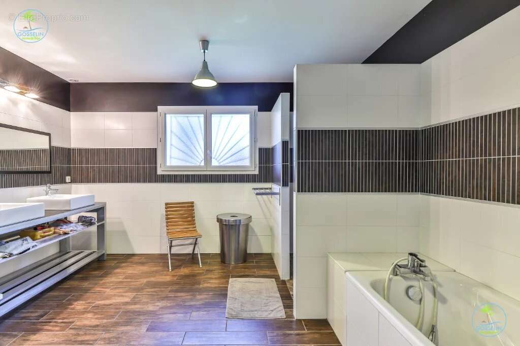 Maison à PARENTIS-EN-BORN