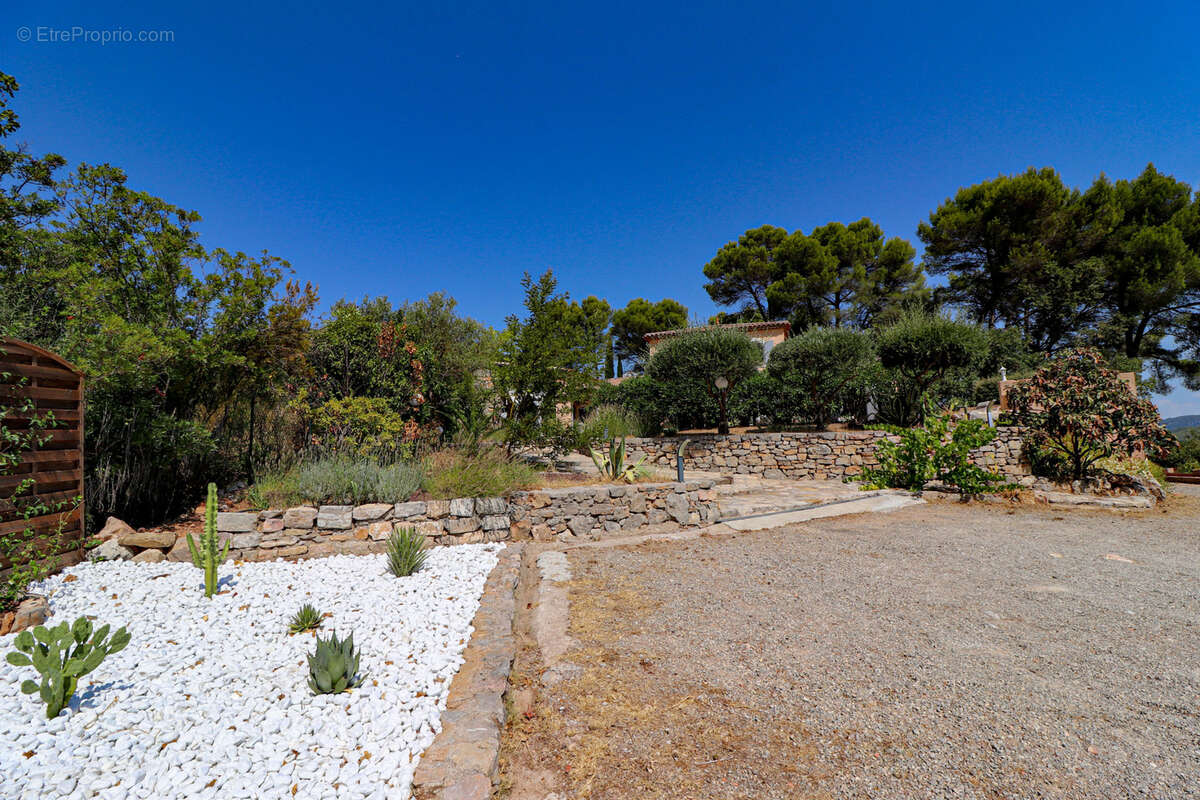 FLAYOSC PROPRIETE de 185M2 habitables avec 4 chambres, PISCINE sur plus de 4000m2 clos et paysagé - photo 45