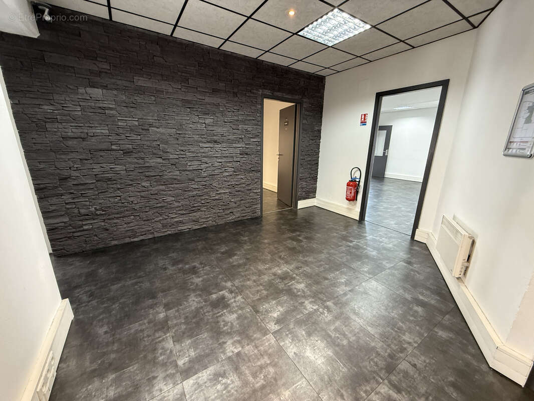 Bureaux / locaux professionnels de 187 m2 avec parkings privatifs   centre-ville de forbach - photo 7