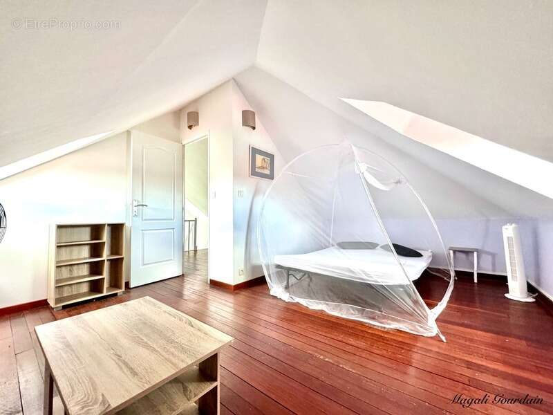 À vendre – villa de charme avec piscine & annexes – saint-françois - photo 26