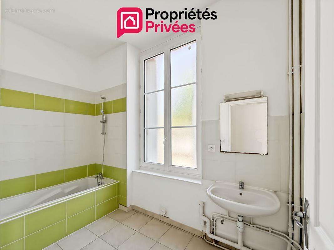 Chateaubriant - Maison  2 Appartements T3 - 6 pièce(s) 108 m2 - photo 3