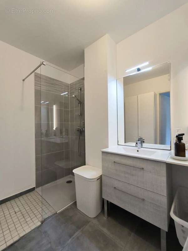 Appartement à ROQUEBRUNE-SUR-ARGENS