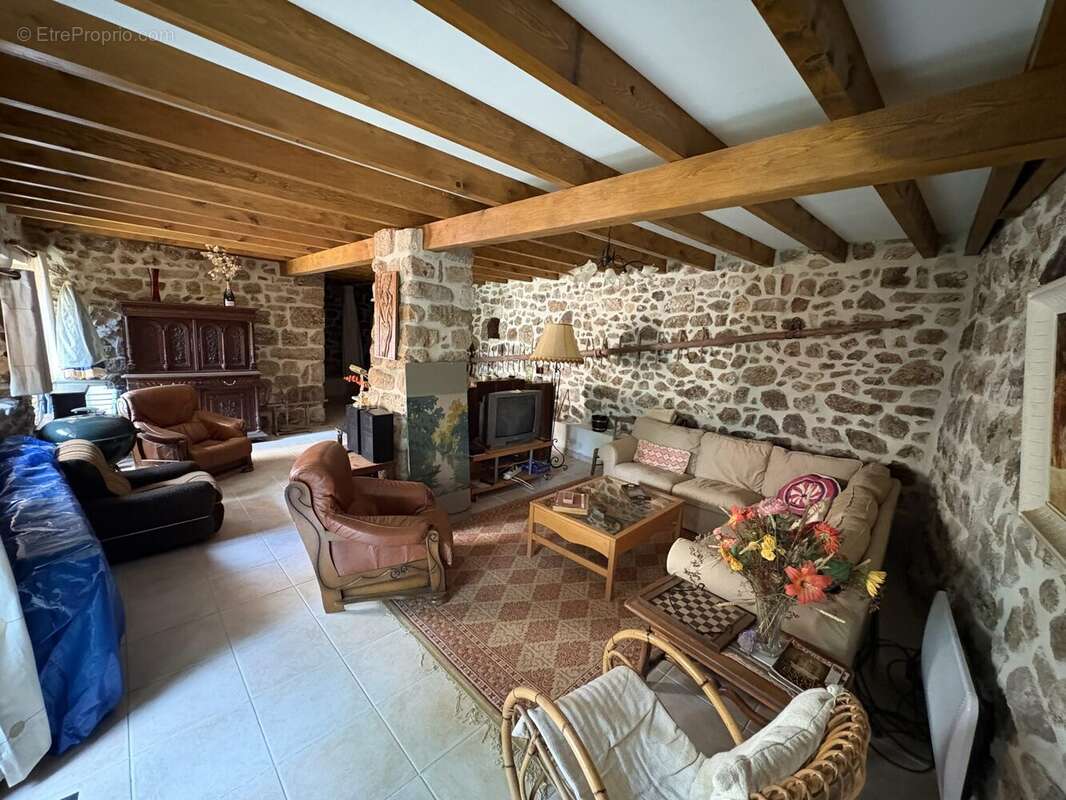 Maison 149 m² à Saint-Andeol-De-Vals  - photo 2