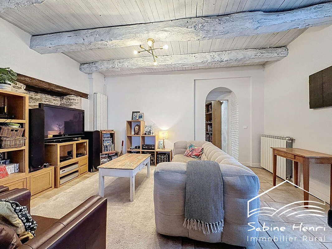 Maison à MIRANDOL-BOURGNOUNAC