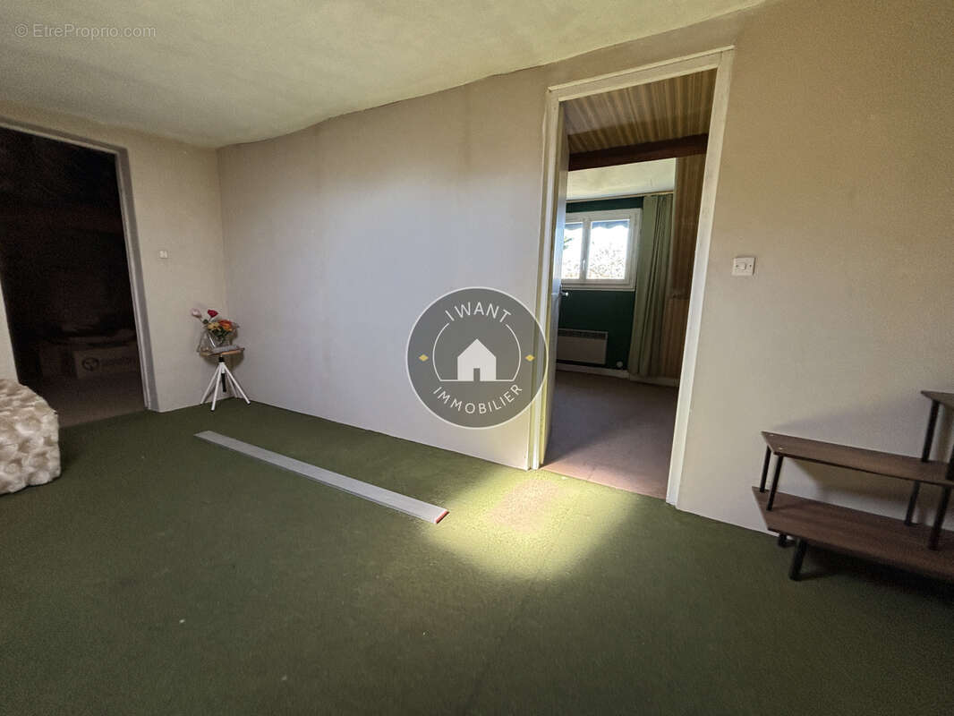 NOUVEAUTÉ I WANT IMMO Maison de bourg aux Rosiers avec beau potentiel ! - photo 7