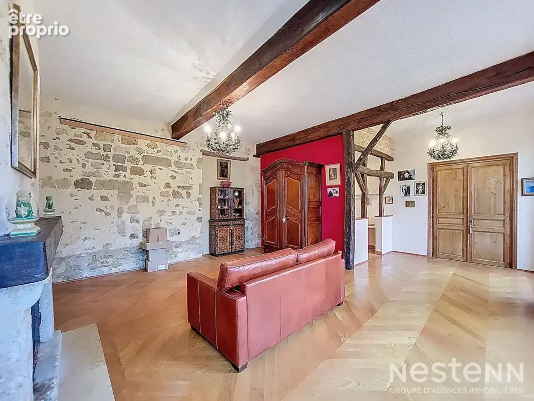 A Vendre Maison de ville en pierre rénovée avec garage et jardin à proximité immédiate du centre-ville - photo 6