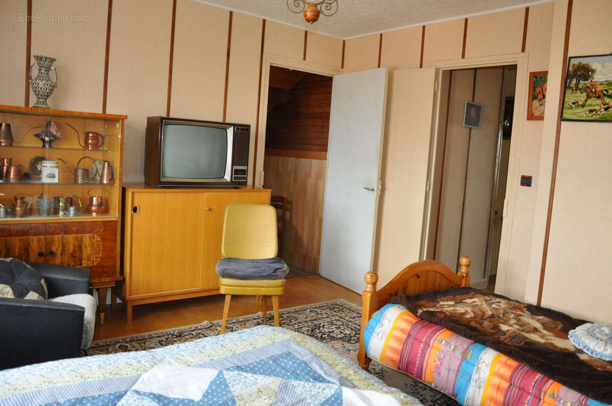 VENTE EN VIAGER OCCUPE, Beau pavillon de 1966, avec 4 chambres, grand jardin paysager et vues superbes... - photo 20