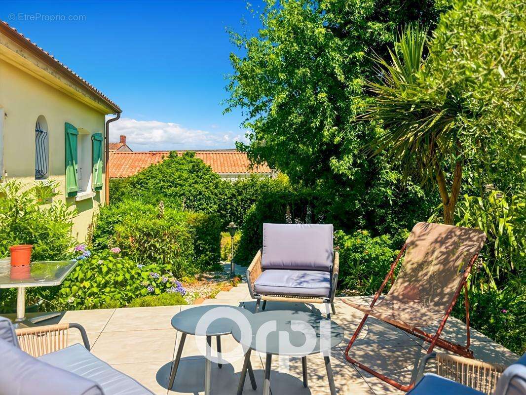 Maison à BELLEVILLE-SUR-VIE