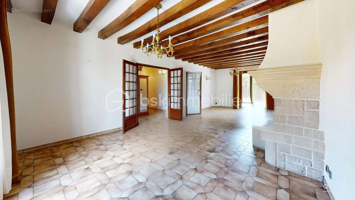 Maison de maçon traditionnelle + dependances - photo 4