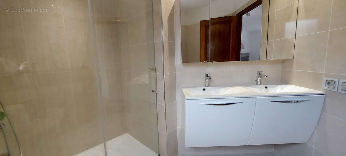 Maison à MEOUNES-LES-MONTRIEUX