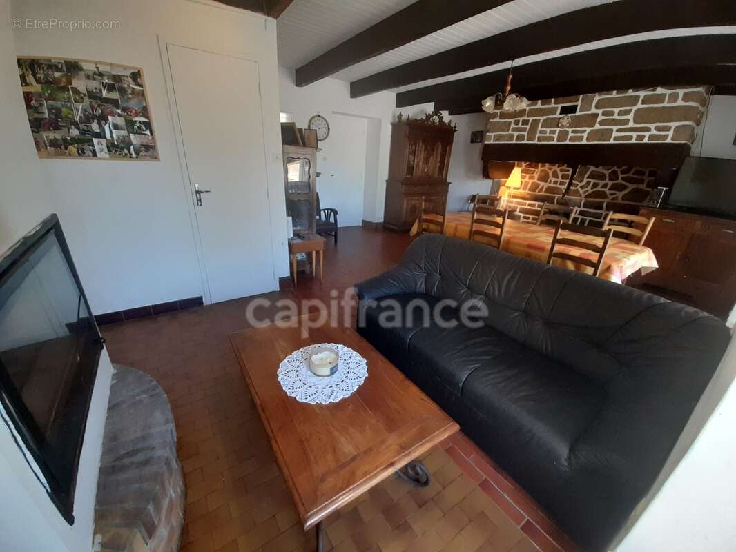 Maison à vendre 4 pièces PLOGONNEC (29180)- Surface habitable 131.82 m2 -parcelle de 13963m2 + bois de 9018m2- Dépendances - photo 7