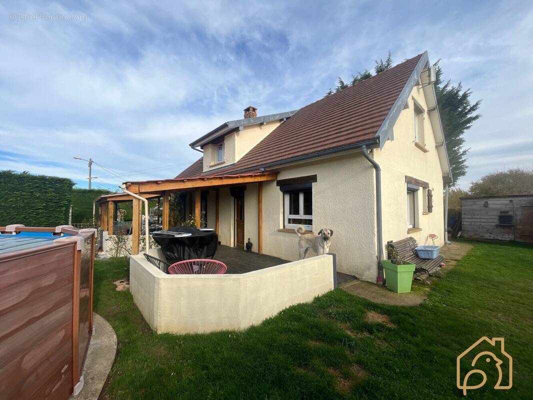 Maison à ETREPAGNY