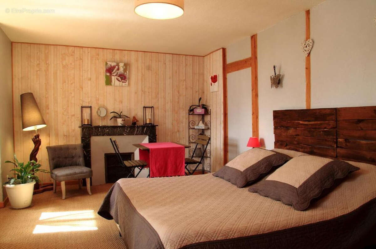 Maison à CHATEAUNEUF-DE-RANDON