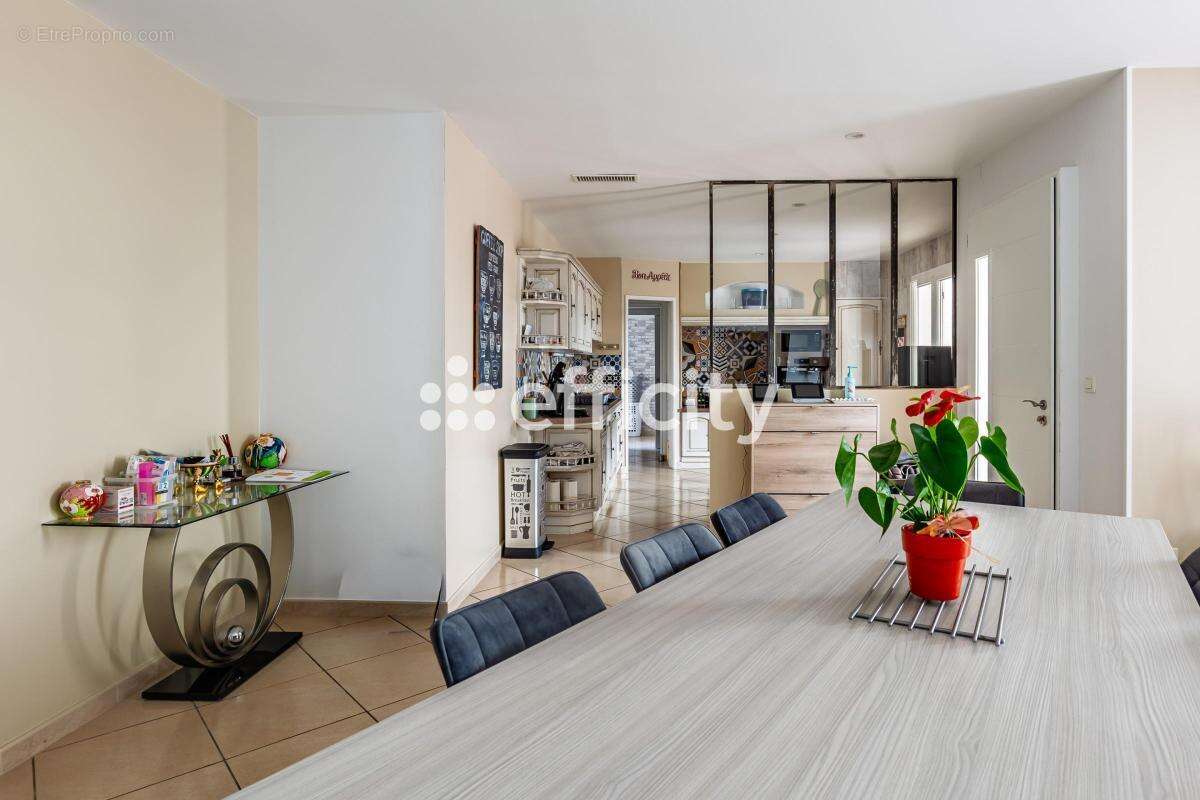 Maison 170 m² à Narbonne  - photo 4