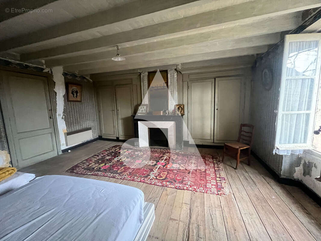 Maison à LAMOTHE-MONTRAVEL