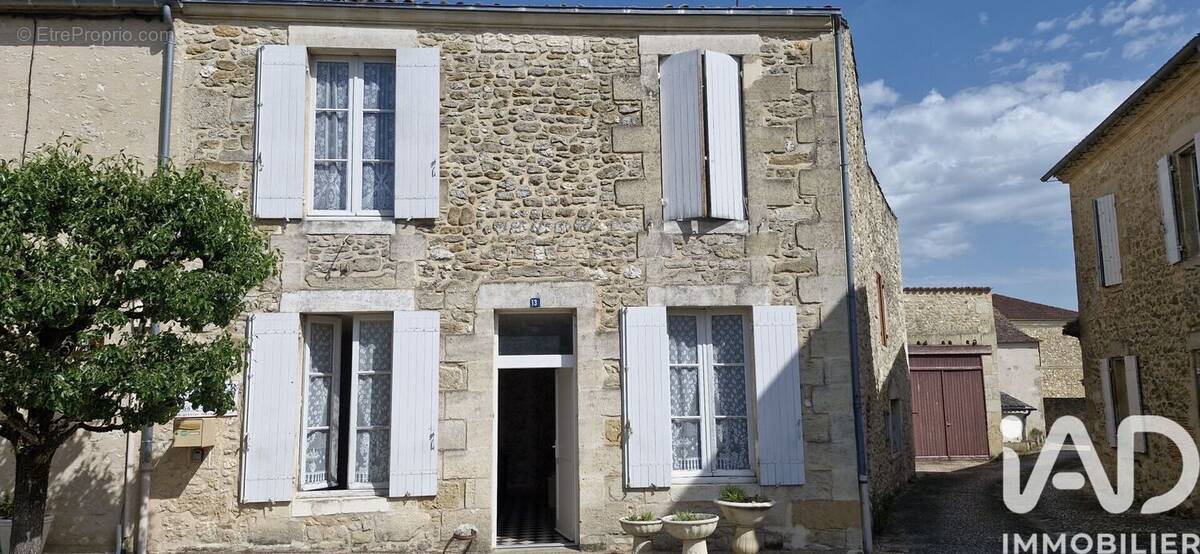 Photo 1 - Maison à GENSAC