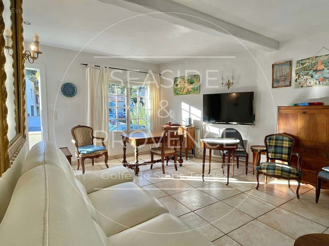 Maison à PLAN-DE-LA-TOUR