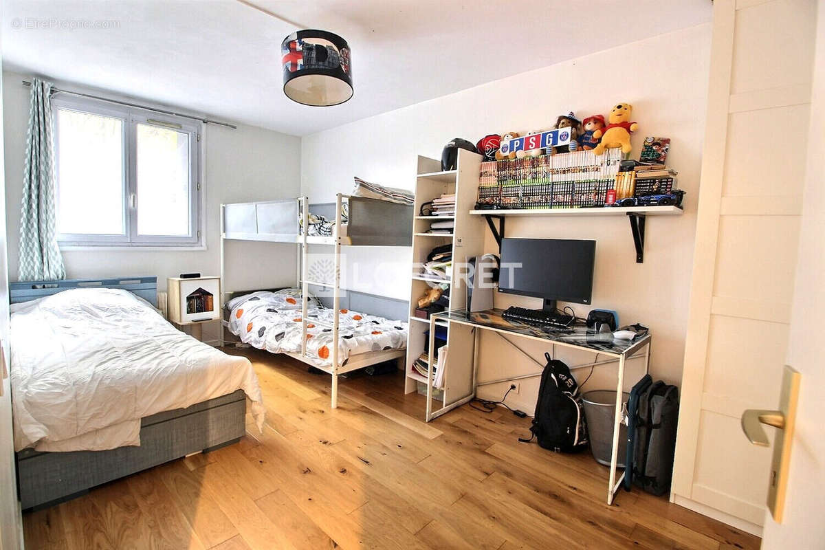 Appartement à GENNEVILLIERS