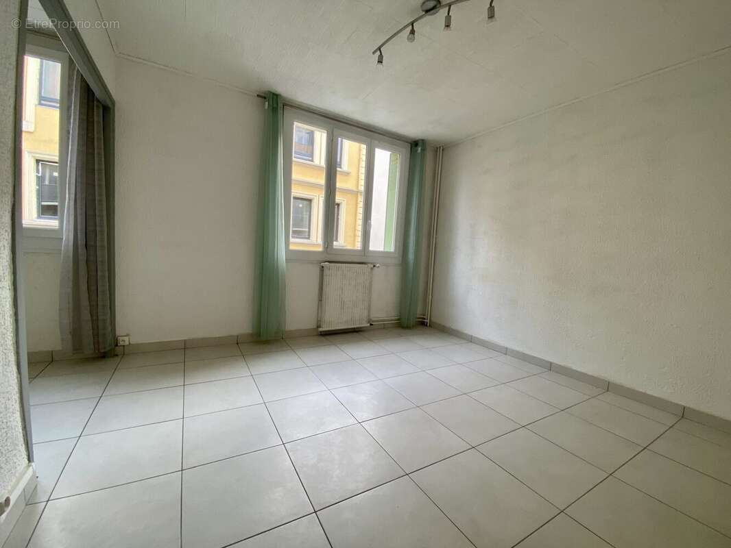 Appartement à ROMANS-SUR-ISERE