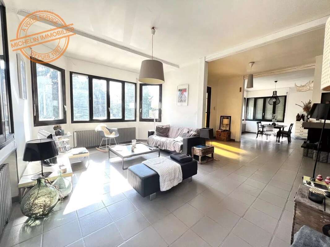 Maison à CHAMPAGNE-AU-MONT-D&#039;OR