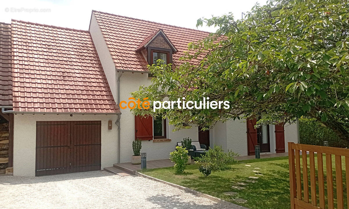 Maison à CHEVILLON-SUR-HUILLARD