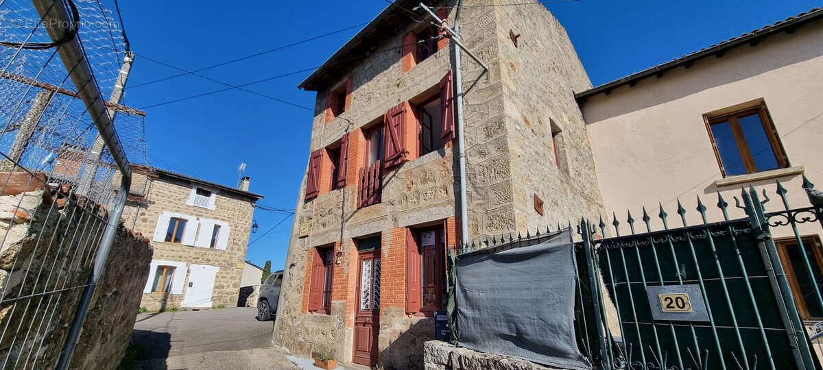 Maison à ESTIVAREILLES