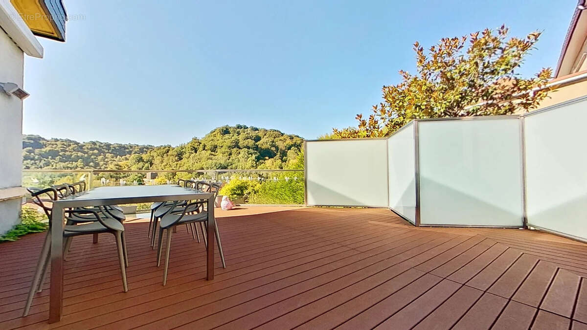 Longwy - Mont-Saint-Martin, Villa d'exception de plus de 400 m2 habitables sur 37 ares de terrain - piscine ch - photo 3