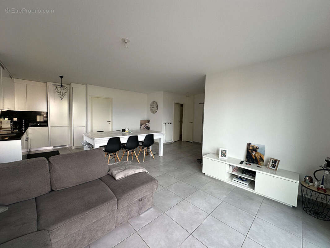 Appartement à VETRAZ-MONTHOUX