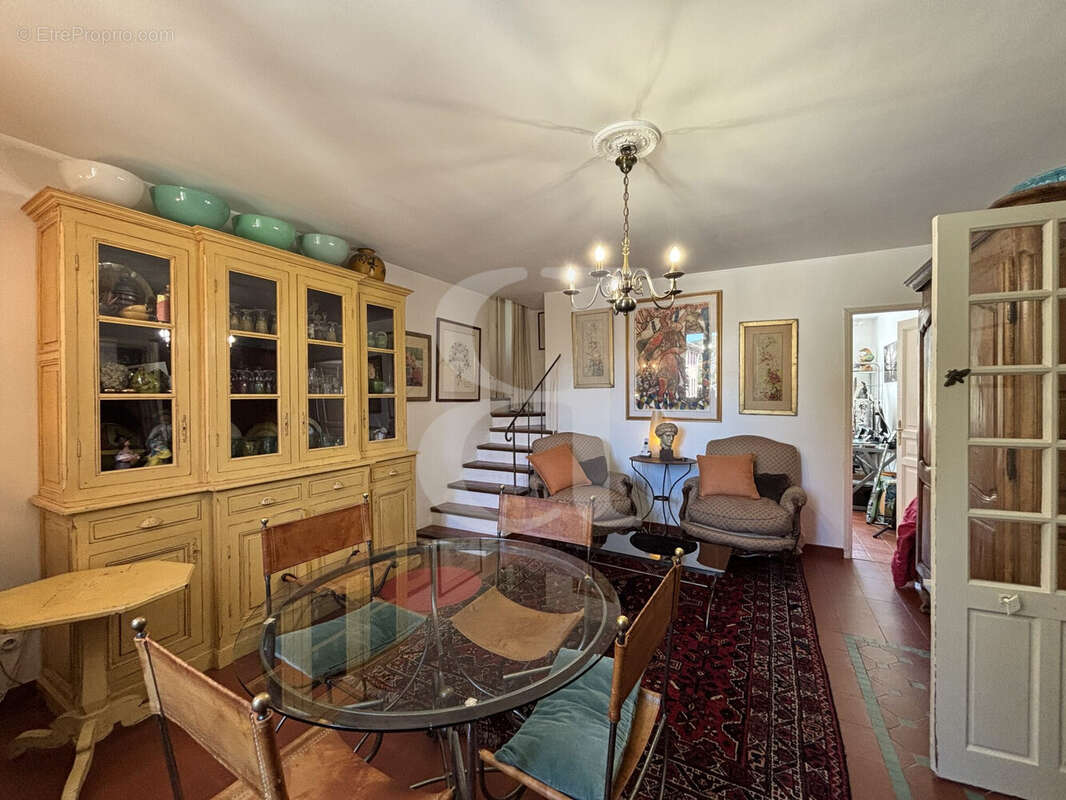 Maison à VAISON-LA-ROMAINE