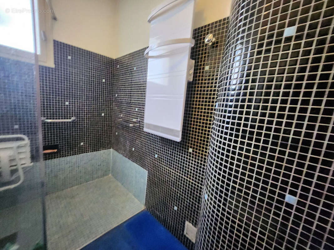 Maison à CHATEAUNEUF-DE-GADAGNE